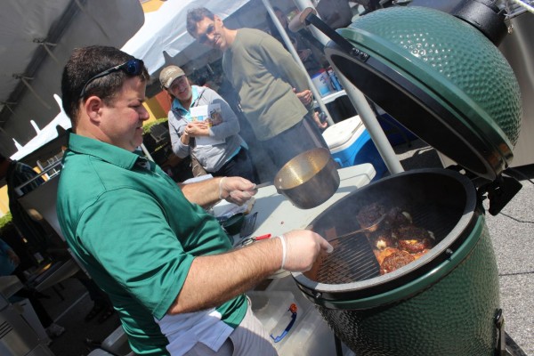 Lighting big cheap green egg